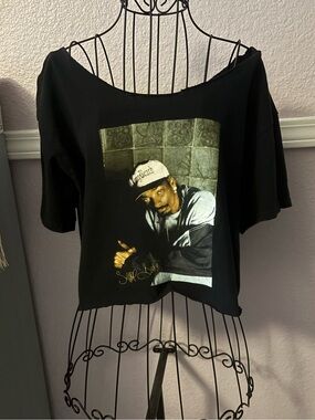 Women’s Snoop Dogg Off The Shoulder Crop Tee Size Medium